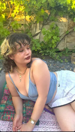 Lola Young OnlyFans Leaked Free Thumbnail Picture - #IvZwQet4VC