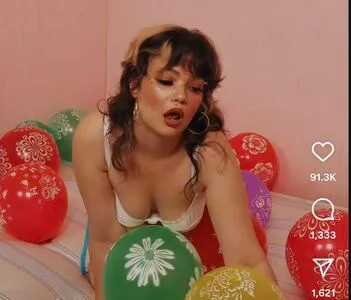 Lola Young OnlyFans Leaked Free Thumbnail Picture - #KcNbvusOaC