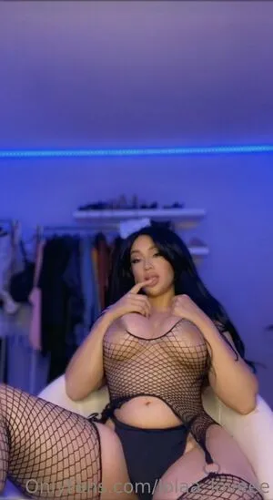 Lolaa Loveee OnlyFans Leaked Free Thumbnail Picture - #Z6z0mm4le2
