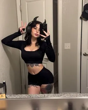 Lolaknivesxz OnlyFans Leaked Free Thumbnail Picture - #6MjIcBGoo9