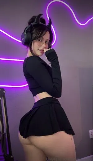 Lolaknivesxz OnlyFans Leaked Free Thumbnail Picture - #ZZH1WSOCTW