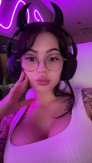 Lolaknivesxz OnlyFans Leaked Free Thumbnail Picture - #qnKZSTrh7u