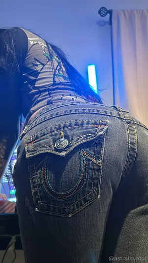 Lolaslands OnlyFans Leaked Free Thumbnail Picture - #5YYMajlPiJ