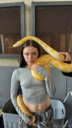 Lolaslands OnlyFans Leaked Free Thumbnail Picture - #aNRWl5eke0