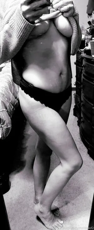 Lonelymommaof2 OnlyFans Leaked Free Thumbnail Picture - #O16wv7nDfc