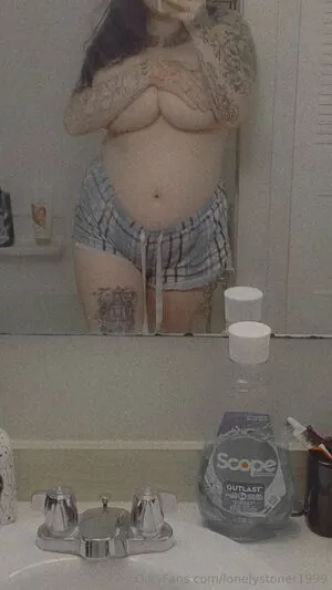 Lonelystoner1999 OnlyFans Leaked Free Thumbnail Picture - #80Hl59yoKV