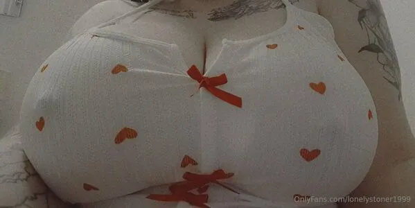 Lonelystoner1999 OnlyFans Leaked Free Thumbnail Picture - #TEvypmGrli