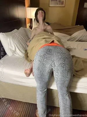 Long Neck Shelovestheneck Daddylongneck OnlyFans Leaked Free Thumbnail Picture - #XCGHCtxlok