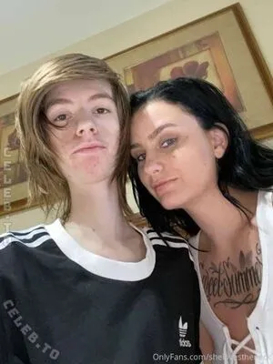 Long Neck Shelovestheneck Daddylongneck OnlyFans Leaked Free Thumbnail Picture - #Xmg3xxzlMs