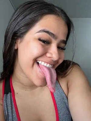 Long Tongue Fetish OnlyFans Leaked Free Thumbnail Picture - #4WHAKwYSL5