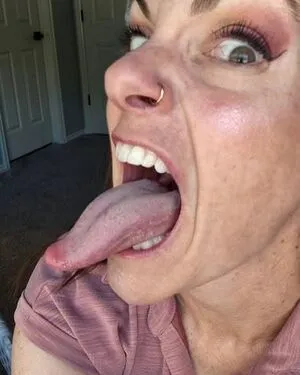 Long Tongue Fetish OnlyFans Leaked Free Thumbnail Picture - #6awhYbMxwF