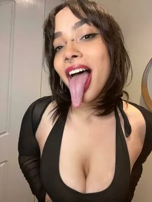Long Tongue Fetish OnlyFans Leaked Free Thumbnail Picture - #7Ikuo8p2Tp
