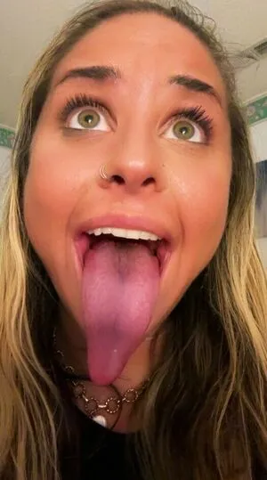 Long Tongue Fetish OnlyFans Leaked Free Thumbnail Picture - #Ch1VTNUTg7