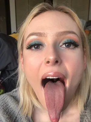 Long Tongue Fetish OnlyFans Leaked Free Thumbnail Picture - #H3sokDnLqp