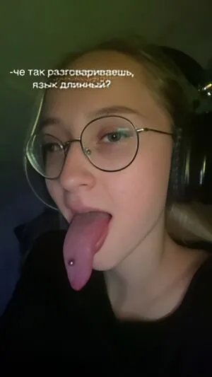 Long Tongue Fetish OnlyFans Leaked Free Thumbnail Picture - #HZisnkB346