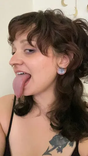 Long Tongue Fetish OnlyFans Leaked Free Thumbnail Picture - #fFRLQfDJs9