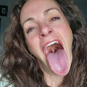 Long Tongue Fetish OnlyFans Leaked Free Thumbnail Picture - #ifMsrimEBG