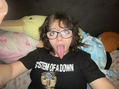 Long Tongue Fetish OnlyFans Leaked Free Thumbnail Picture - #mcXXTiUP33