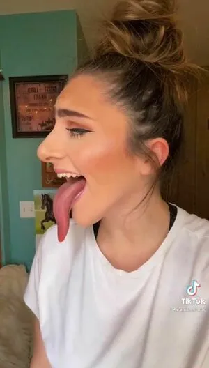 Long Tongue Fetish OnlyFans Leaked Free Thumbnail Picture - #roVaEY7lB8