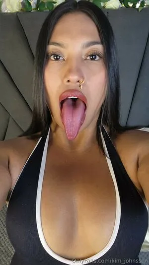 Long Tongue Fetish OnlyFans Leaked Free Thumbnail Picture - #ubiyx3h33m