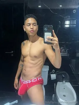 Lonsofree OnlyFans Leaked Free Thumbnail Picture - #LdamombB1E