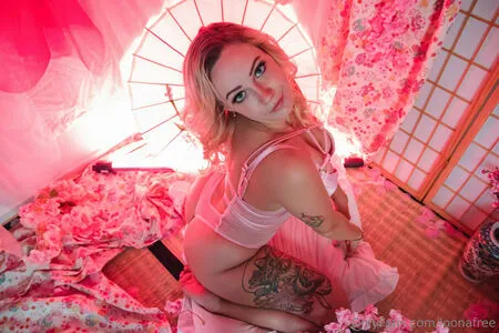 Loonafree OnlyFans Leaked Free Thumbnail Picture - #KuFTkUr4Zo