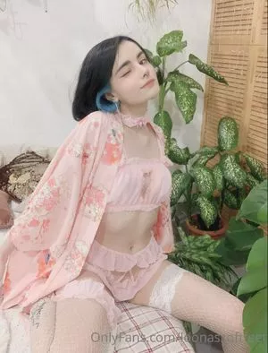 loonassoftfeet OnlyFans Leaked Free Thumbnail Picture - #cE0CCOS4Xt