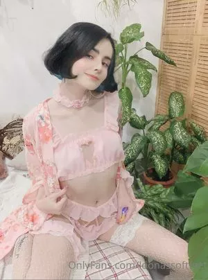 loonassoftfeet OnlyFans Leaked Free Thumbnail Picture - #eeIkfZZRK4