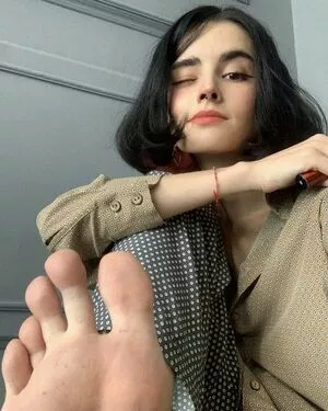 loonassoftfeet OnlyFans Leaked Free Thumbnail Picture - #twVOhMLnDA