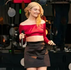 Lorde OnlyFans Leaked Free Thumbnail Picture - #2XPpDTc190