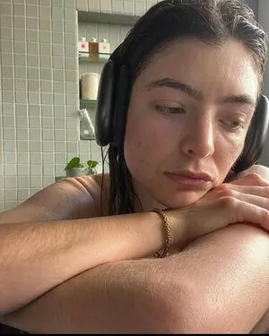 Lorde OnlyFans Leaked Free Thumbnail Picture - #5EeredLruc