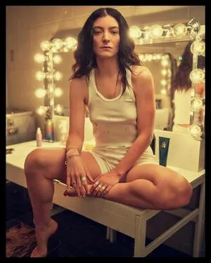 Lorde OnlyFans Leaked Free Thumbnail Picture - #G324lqOyUp