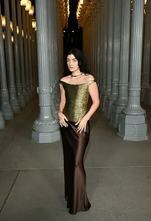 Lorde OnlyFans Leaked Free Thumbnail Picture - #eXpXtRXXK1