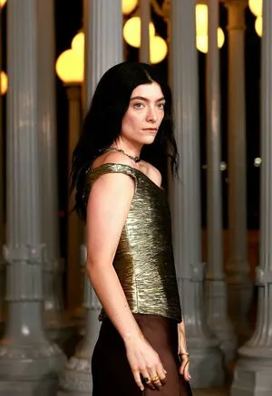 Lorde OnlyFans Leaked Free Thumbnail Picture - #wcQ0GiPNvk