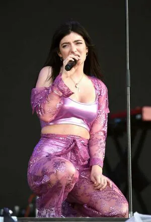 Lorde OnlyFans Leaked Free Thumbnail Picture - #2uvnnM6Rkd