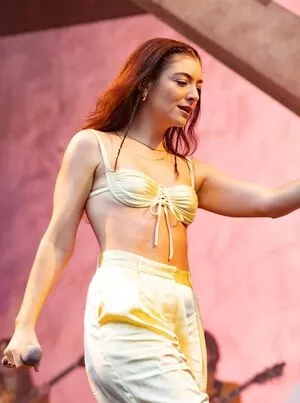 Lorde OnlyFans Leaked Free Thumbnail Picture - #3mluPPNAxB