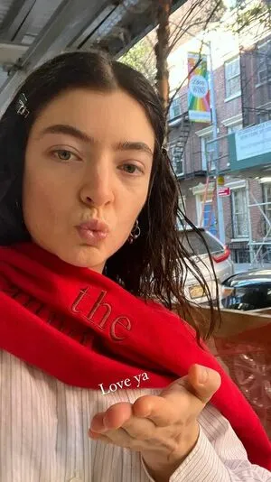 Lorde OnlyFans Leaked Free Thumbnail Picture - #9Ndeg5lplw
