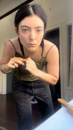 Lorde OnlyFans Leaked Free Thumbnail Picture - #MWcRhO030H