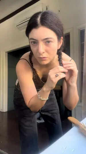 Lorde OnlyFans Leaked Free Thumbnail Picture - #VfSGJnklWE