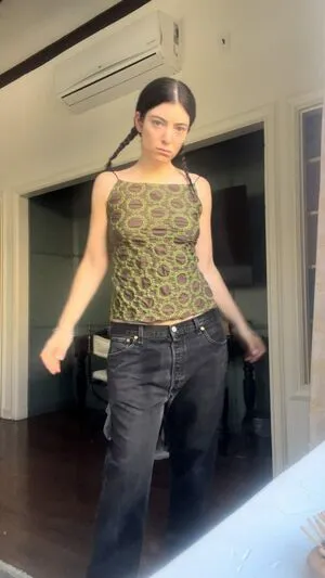 Lorde OnlyFans Leaked Free Thumbnail Picture - #wpSDRYm13E