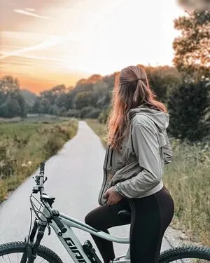 Loreena Unterwegs OnlyFans Leaked Free Thumbnail Picture - #DGQWNEuO4n