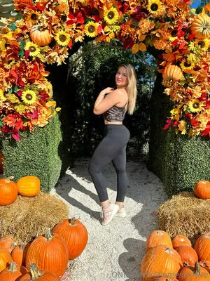 Loreesexlove OnlyFans Leaked Free Thumbnail Picture - #9WA2l4zgXj
