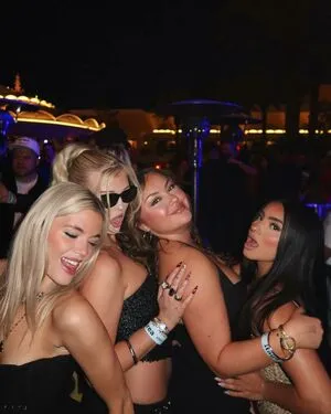 Loren Gray OnlyFans Leaked Free Thumbnail Picture - #0MegLF07eb