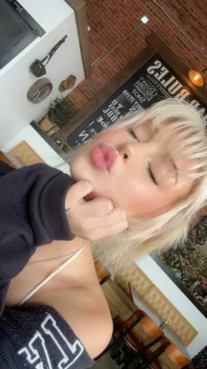 Loren Gray OnlyFans Leaked Free Thumbnail Picture - #0XZSZGy6wE