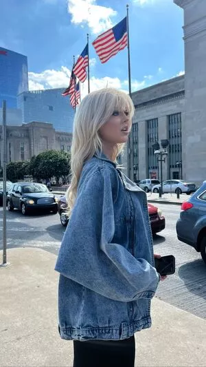 Loren Gray OnlyFans Leaked Free Thumbnail Picture - #xJ5KgottQa