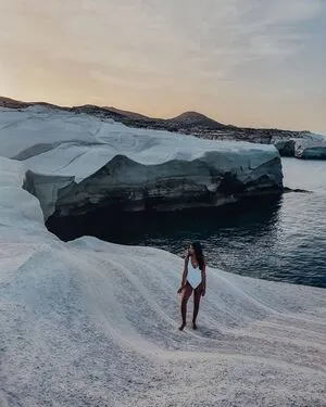 Lorenasoleil Earthtravelstories OnlyFans Leaked Free Thumbnail Picture - #GuVtn4o2BD