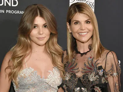Lori Loughlin OnlyFans Leaked Free Thumbnail Picture - #PKYmIsBmbu