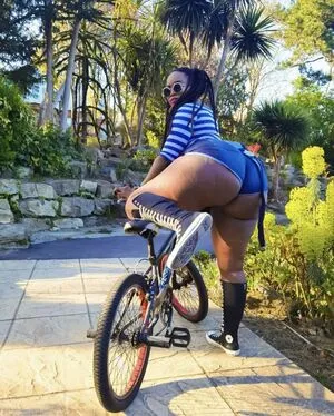 Lorraine Lionheart OnlyFans Leaked Free Thumbnail Picture - #MCYKaaLWUo