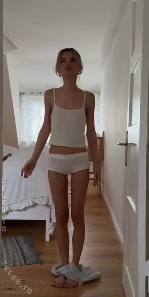 Lotta Emilie Stichler OnlyFans Leaked Free Thumbnail Picture - #7suPEIB004