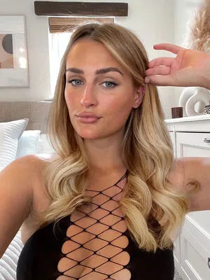 Lottie M Aka Charlottemx OnlyFans Leaked Free Thumbnail Picture - #8DJKh6BDWP